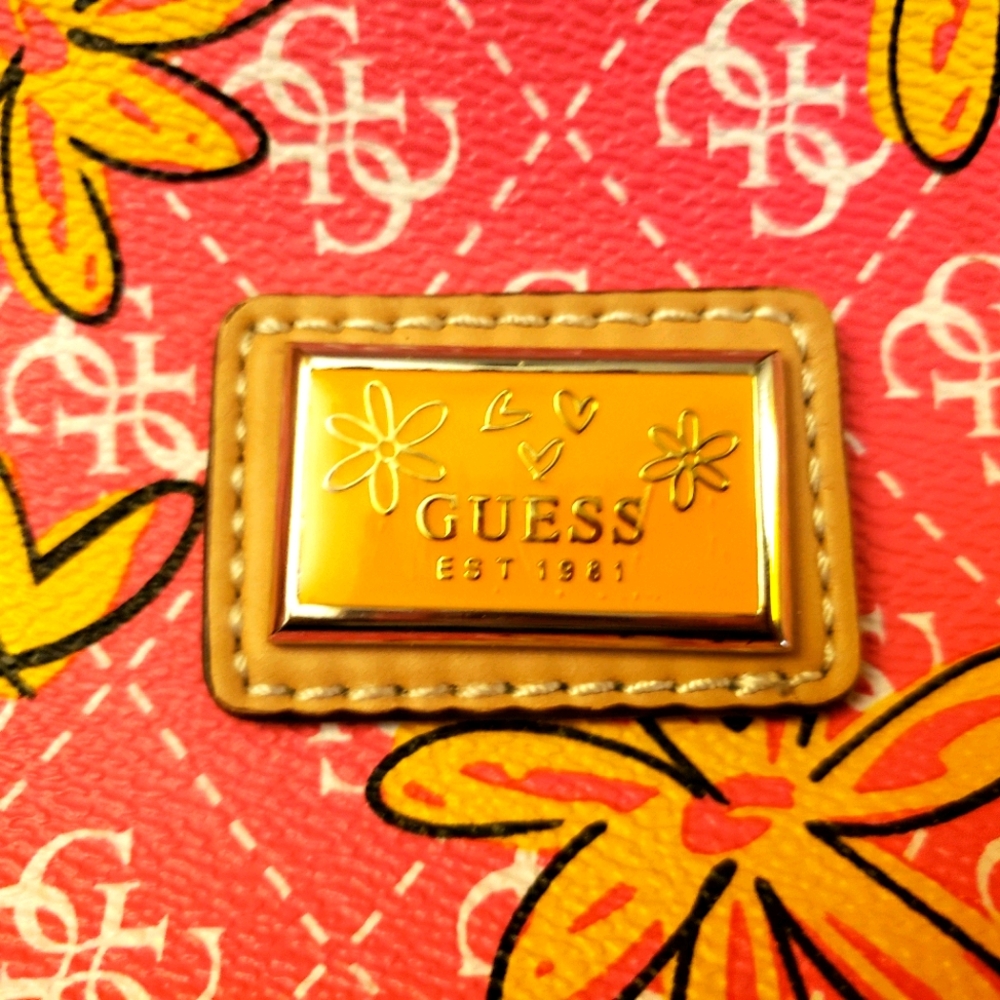 GUESS TOTE